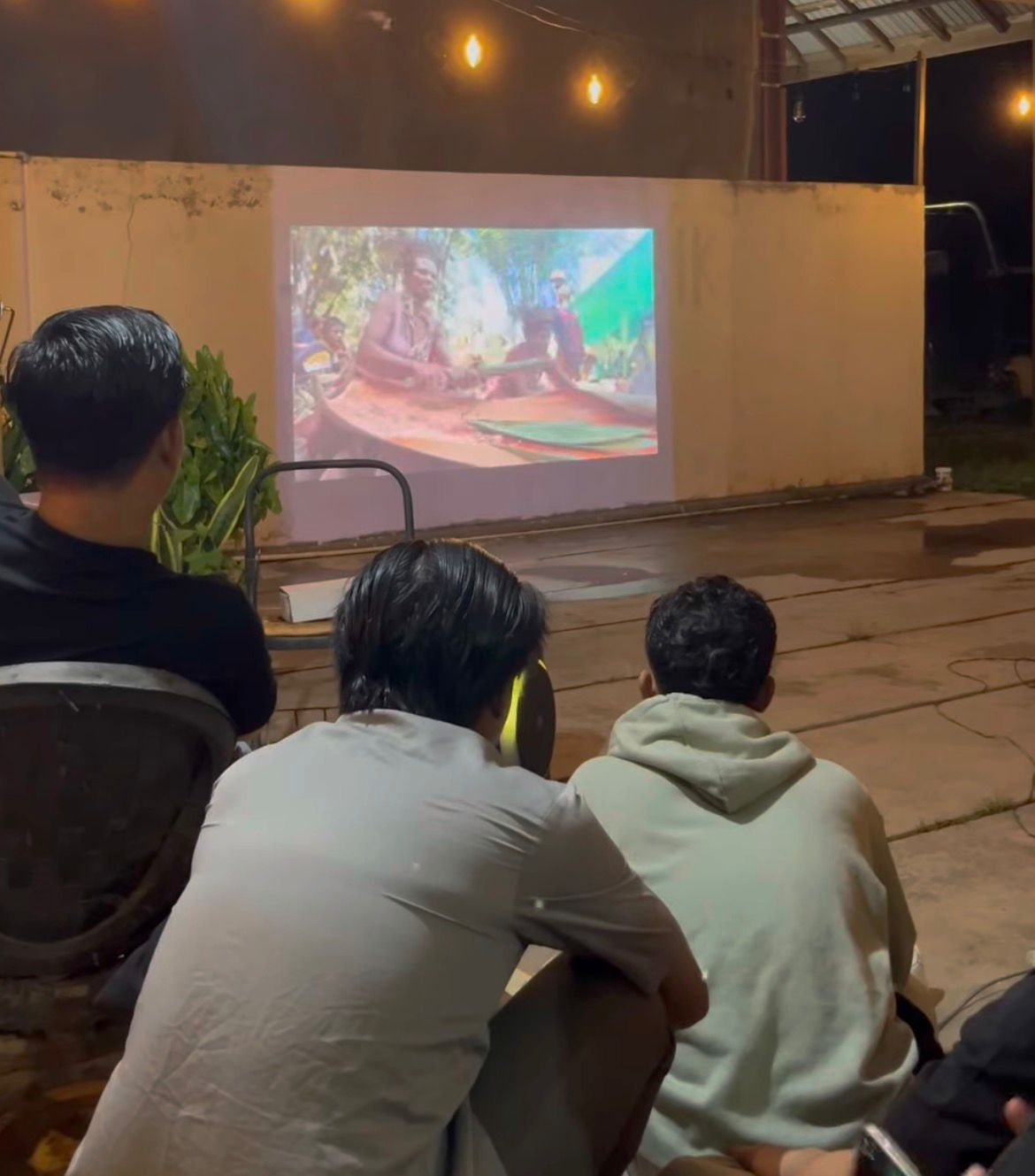 ADA APA DENGAN FILM 'PESTA BABI'? DIINTERVENSI HINGGA 3 KALI PINDAH TEMPAT, MAHASISWA DAN PEMUDA DI LAMANDAU ANTUSIAS NOBAR