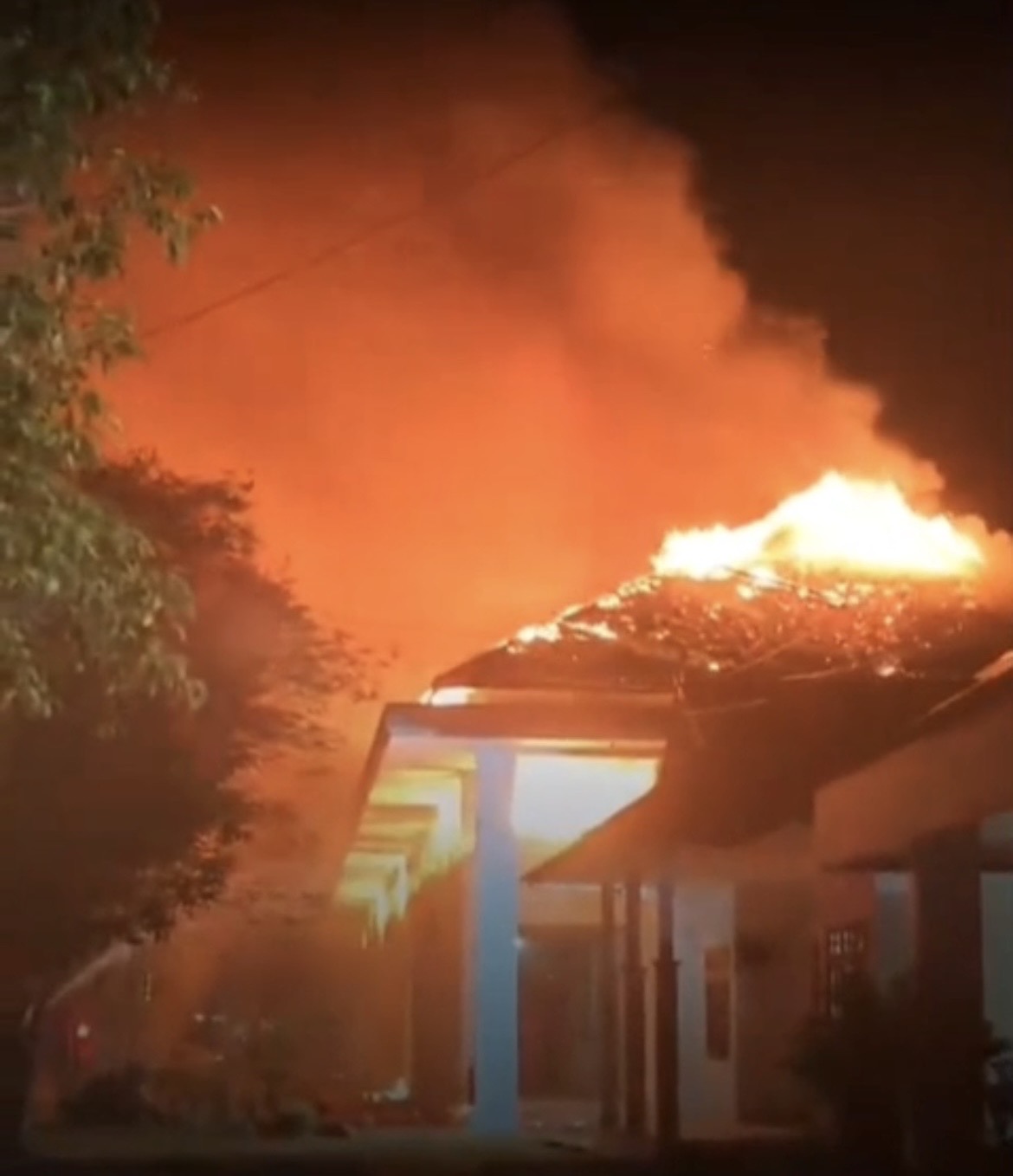 Kebakaran Hebat di Kompleks Kantor Gubernur Kalteng, Sejumlah Gedung Terbakar