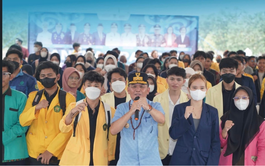 Karhutla dan Kekeringan Berdampak Luas, 3.500 Paket Bantuan Disalurkan untuk Mahasiswa Kalteng