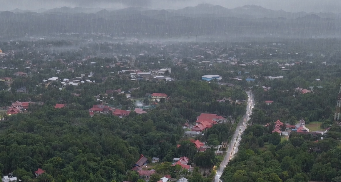 BMKG: Lamandau Berpotensi Diguyur Hujan Sedang–Lebat 24–27 Oktober, Waspadai Petir dan Angin Kencang